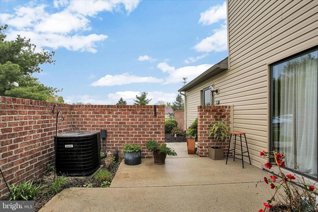 609 CHERRINGTON DR, Harrisburg, PA 17110