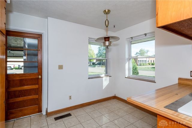 303 E Whittier Avenue, Fairborn, OH 45324