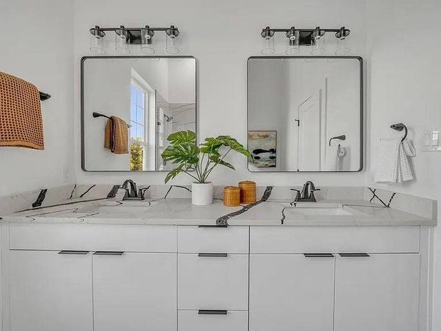631 N Tyler Street 202, Dallas, TX 75208