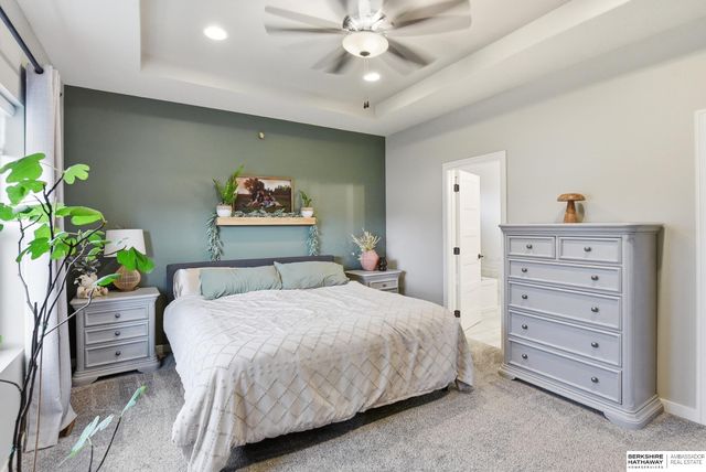 9716 Osprey Lane, Papillion, NE 68046