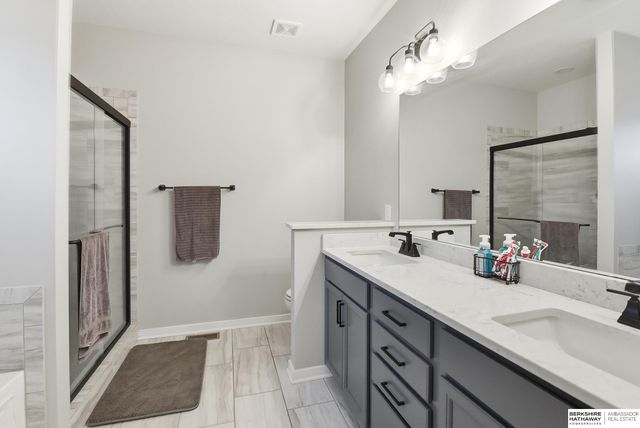 9716 Osprey Lane, Papillion, NE 68046