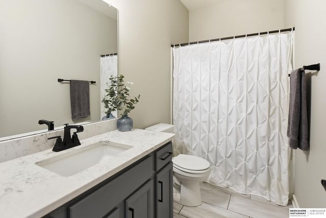 9716 Osprey Lane, Papillion, NE 68046