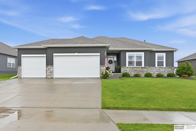 9716 Osprey Lane, Papillion, NE 68046