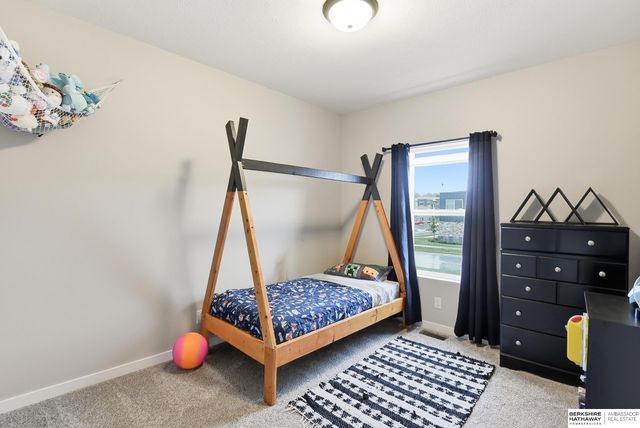 9716 Osprey Lane, Papillion, NE 68046