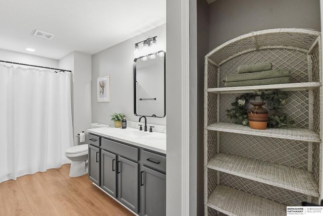 9716 Osprey Lane, Papillion, NE 68046