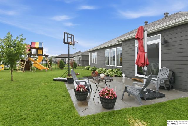 9716 Osprey Lane, Papillion, NE 68046