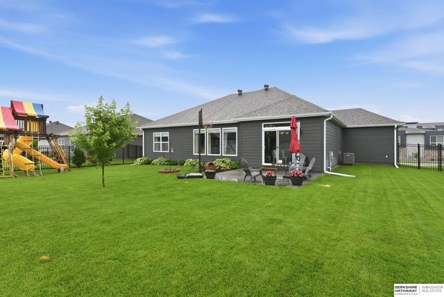 9716 Osprey Lane, Papillion, NE 68046
