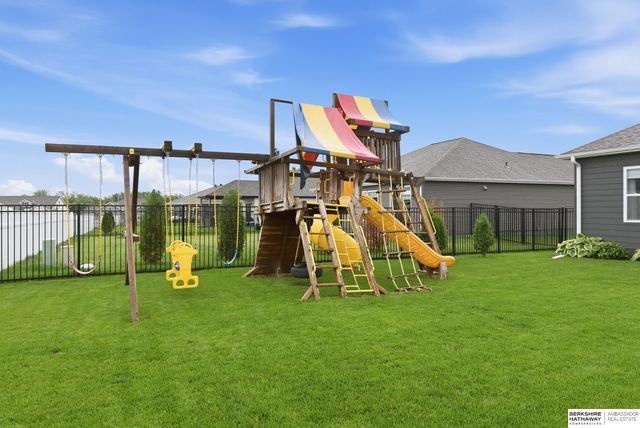9716 Osprey Lane, Papillion, NE 68046