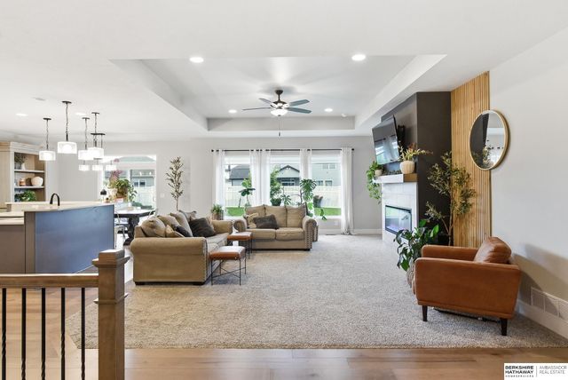 9716 Osprey Lane, Papillion, NE 68046