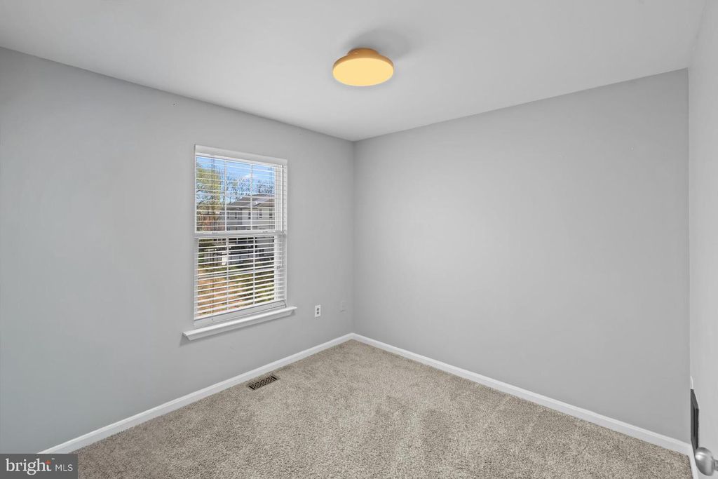 Image 29 of property listing at 7722 FISHING CREEK WAY, Clinton, MD 20735