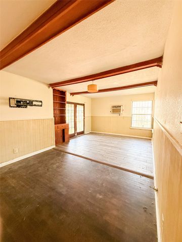 6213 Latta Street, Dallas, TX 75227