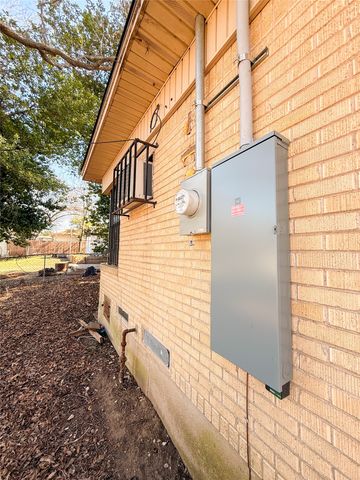 6213 Latta Street, Dallas, TX 75227