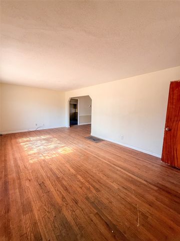 6213 Latta Street, Dallas, TX 75227