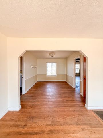 6213 Latta Street, Dallas, TX 75227