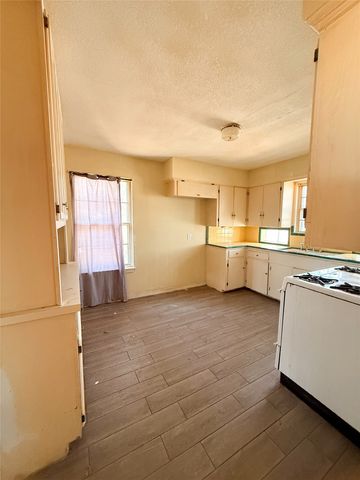 6213 Latta Street, Dallas, TX 75227