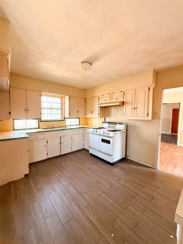 6213 Latta Street, Dallas, TX 75227