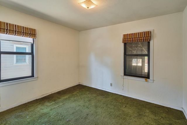 3372 65th St, Sacramento, CA 95820