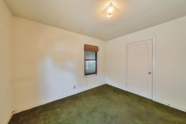 3372 65th St, Sacramento, CA 95820