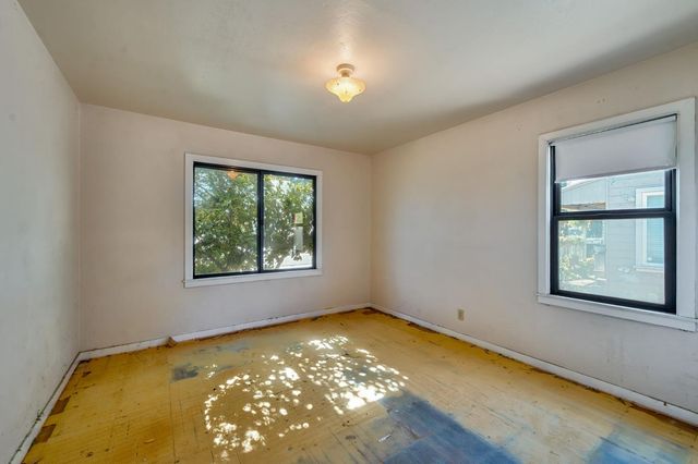 3372 65th St, Sacramento, CA 95820