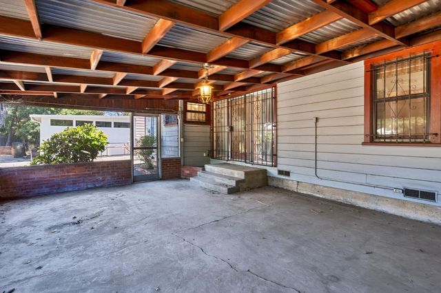 3372 65th St, Sacramento, CA 95820