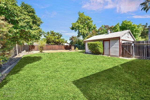 3372 65th St, Sacramento, CA 95820