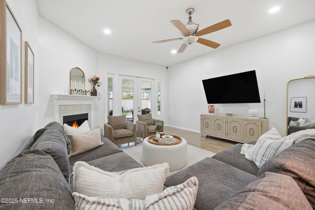 12390 TROPIC Drive, Jacksonville, FL 32225