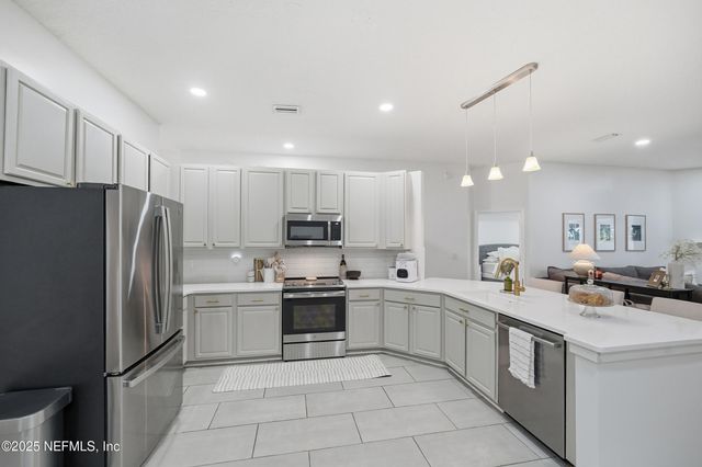 12390 TROPIC Drive, Jacksonville, FL 32225