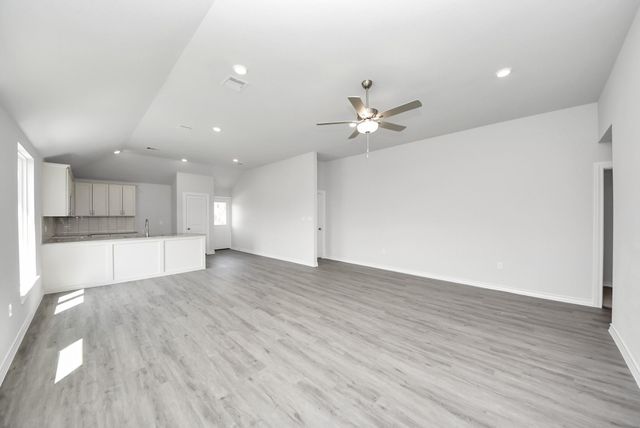 106 County Road 5102 L, Cleveland, TX 77327