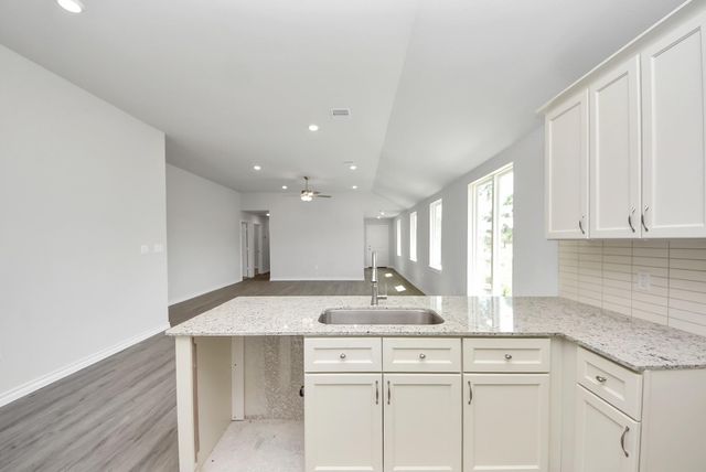 106 County Road 5102 L, Cleveland, TX 77327