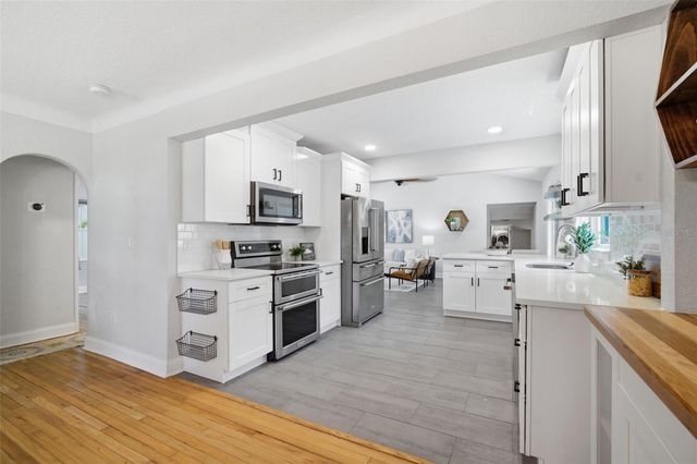 3105 JACKSON STREET N, St Petersburg, FL 33704