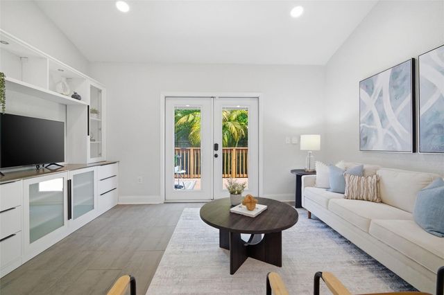 3105 JACKSON STREET N, St Petersburg, FL 33704