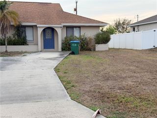 1714 SW 15th PL, Cape Coral, FL 33991