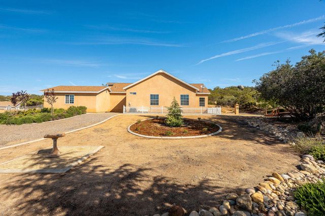 42974 Rolling Hills Drive, Aguanga, CA 92536