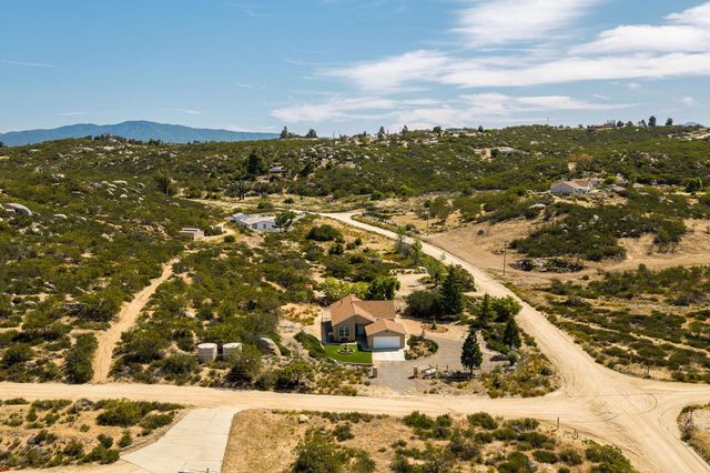 42974 Rolling Hills Drive, Aguanga, CA 92536