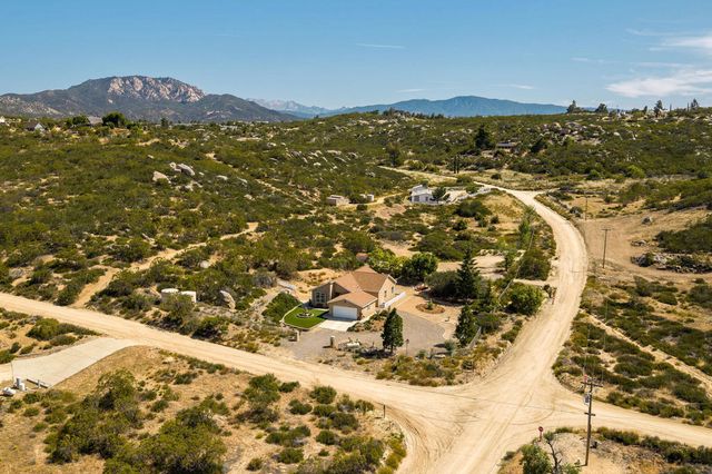 42974 Rolling Hills Drive, Aguanga, CA 92536