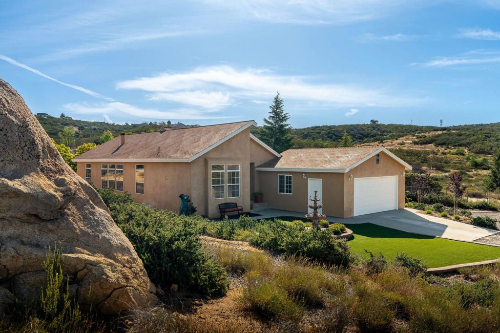 42974 Rolling Hills Drive, Aguanga, CA 92536