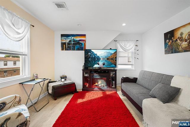 80 Wonham Street, Clifton, NJ 07013