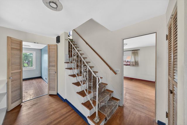 1604 Hoover Avenue, South Bend, IN 46615