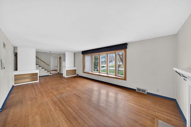 1604 Hoover Avenue, South Bend, IN 46615