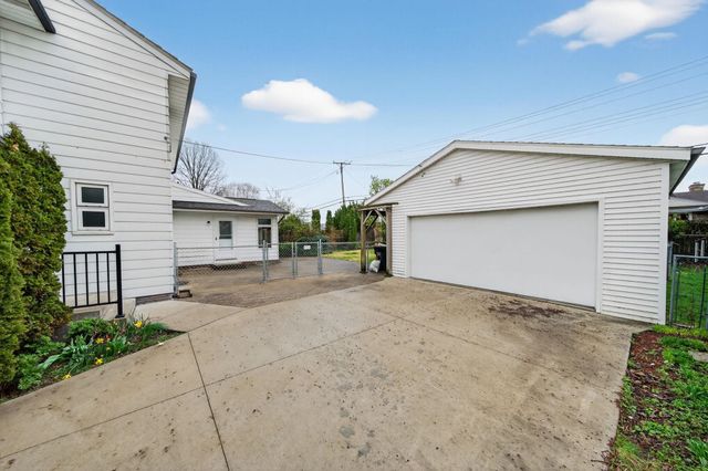 1604 Hoover Avenue, South Bend, IN 46615