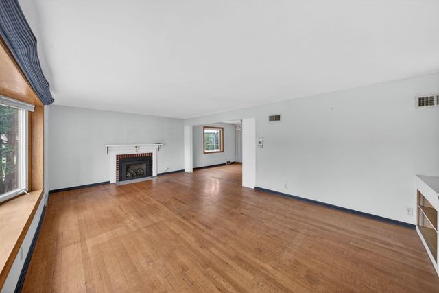 1604 Hoover Avenue, South Bend, IN 46615