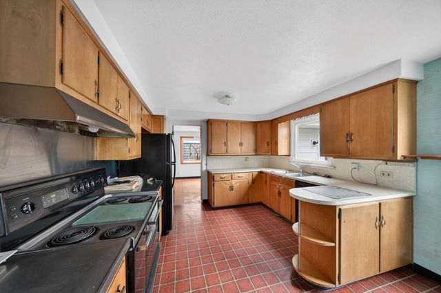 1604 Hoover Avenue, South Bend, IN 46615