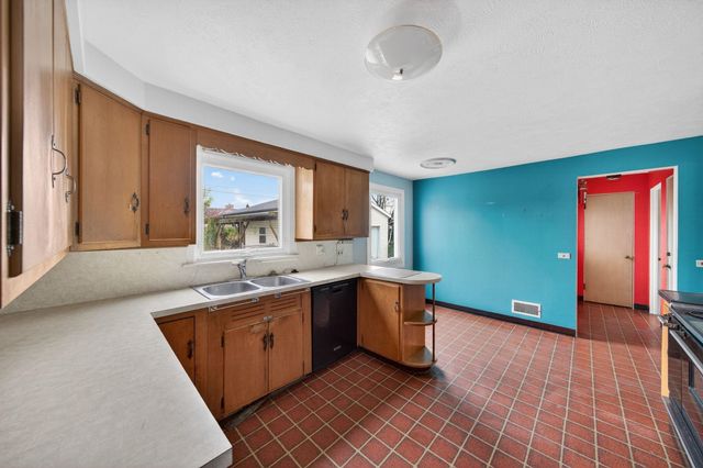 1604 Hoover Avenue, South Bend, IN 46615