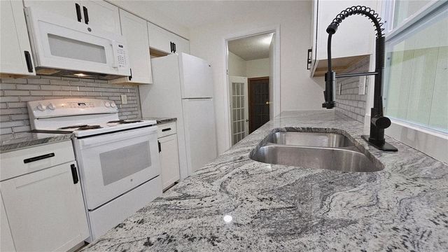 284 ROTONDA BOULEVARD W, Rotonda West, FL 33947