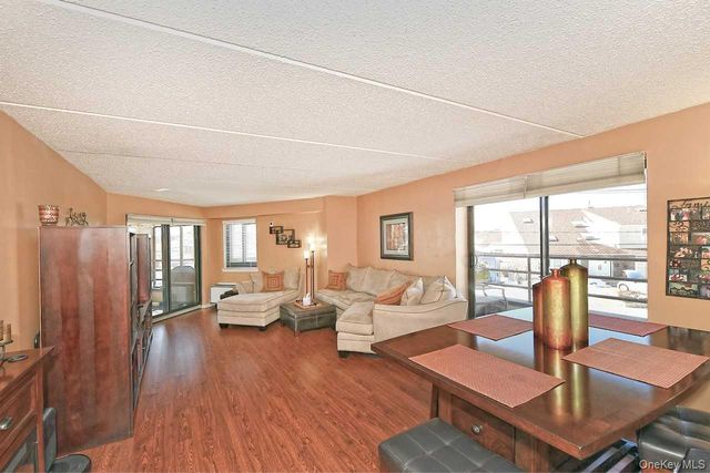 725 Miller Avenue 235, Freeport, NY 11520