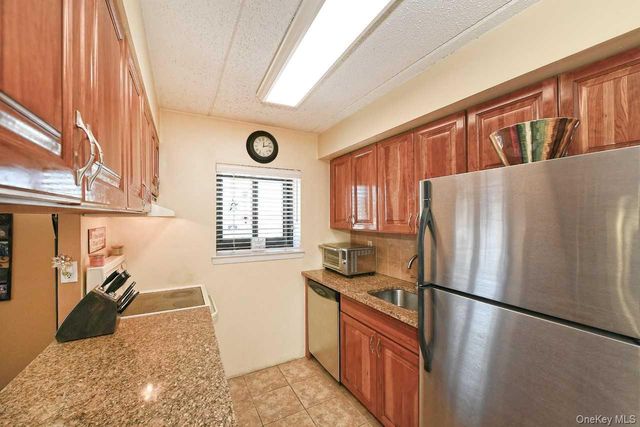 725 Miller Avenue 235, Freeport, NY 11520