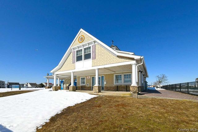 725 Miller Avenue 235, Freeport, NY 11520