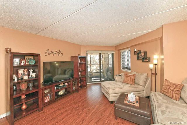 725 Miller Avenue 235, Freeport, NY 11520