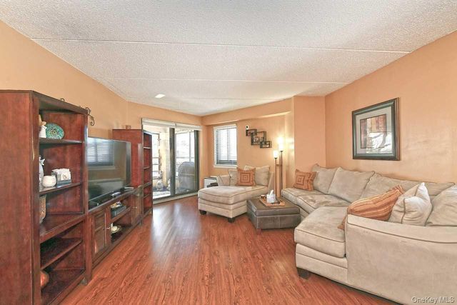 725 Miller Avenue 235, Freeport, NY 11520