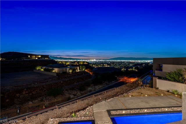 25 Boulderback Drive, Henderson, NV 89012
